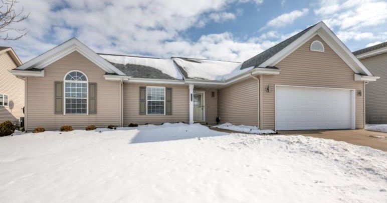 2252 Chase Lane, Normal $210,000